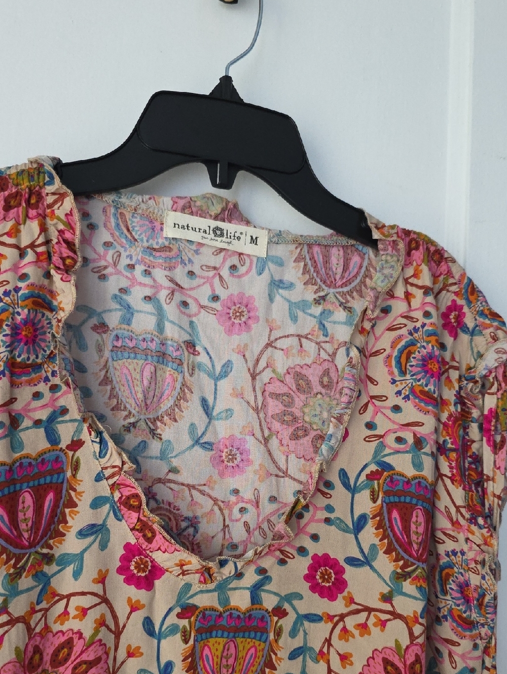 NWOT NATURAL LIFE Pink Beige Floral Embroidered V-Neck Boho Blouse M - Picture 4 of 8